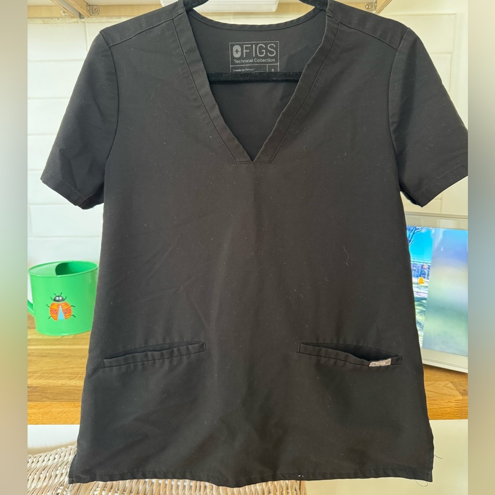 FIGS Casma Black Scrub Top Small